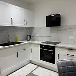 Le Verdoyant , Maisonnette Cosy Avec Terrasse Totalement Climatise Avec Parking Διαμέρισμα *