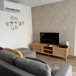 Le Verdoyant , Maisonnette Cosy Avec Terrasse Totalement Climatise Avec Parking *