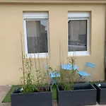 Le Verdoyant , Maisonnette Cosy Avec Terrasse Totalement Climatise Avec Parking *