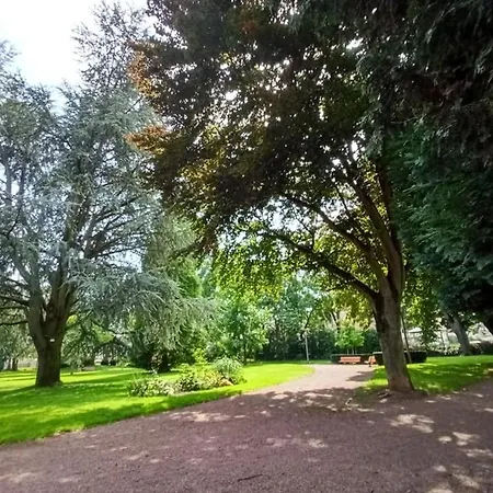 Le Verdoyant , Maisonnette Cosy Avec Terrasse Totalement Climatise Avec Parking *