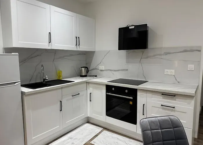 Le Verdoyant , Maisonnette Cosy Avec Terrasse Totalement Climatise Avec Parking Διαμέρισμα *