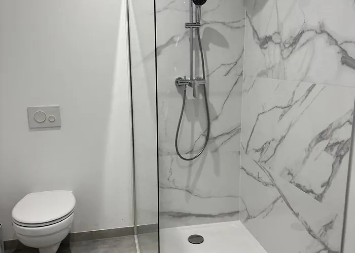 Le Verdoyant , Maisonnette Cosy Avec Terrasse Totalement Climatise Avec Parking