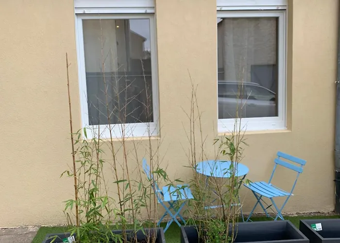 Le Verdoyant , Maisonnette Cosy Avec Terrasse Totalement Climatise Avec Parking *