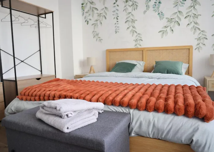 Le Verdoyant , Maisonnette Cosy Avec Terrasse Totalement Climatise Avec Parking