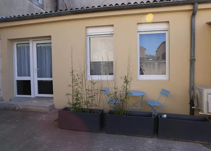 Le Verdoyant , Maisonnette Cosy Avec Terrasse Totalement Climatise Avec Parking *