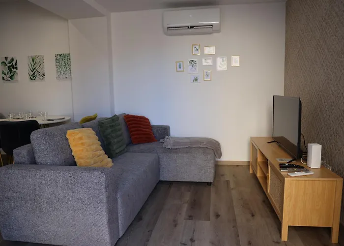 Le Verdoyant , Maisonnette Cosy Avec Terrasse Totalement Climatise Avec Parking * Hagondange