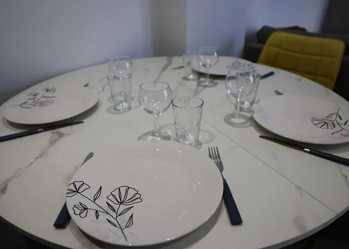 Le Verdoyant , Maisonnette Cosy Avec Terrasse Totalement Climatise Avec Parking Apartmán